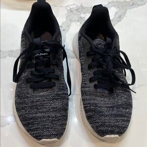 Adidas Black and White Sneakers EUC CB8
